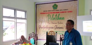 Amir Serahkan Dokumen Kerjasama Penerima Bantuan Pemberdayaan Ekonomi Ummat