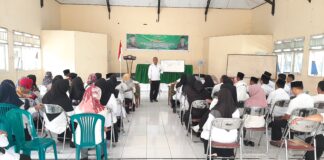 Kakankemenag Sampaikan Materi Pembinaan Tenaga Pendidik dan Kependidikan di MAN 1 Ternate