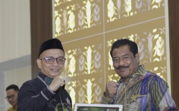 Kakankemenag Ternate Raih Penghargaan Kepala Kantor Penggerak Literasi pada Rakerwil Kanwil Kemenag Malut 2026