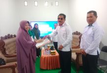 Serahkan SK Izin Operasional, Kakankemenag Ternate Tekankan Budaya Literasi Dan Al-Qur’an