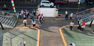 Sambut HUT RI ke-81, ASN Kemenag Ternate Kompak Bersihkan Masjid Lewat GEBERMAS