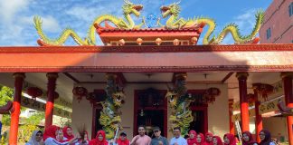 Kerukunan Jadi Kado Kemerdekaan: Kemenag Ternate Bersihkan Rumah Ibadah Lintas Agama