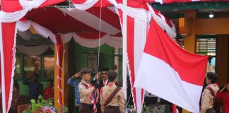 Kibarkan Merah Putih, Kemenag Kota Ternate Peringati HUT ke-81 RI